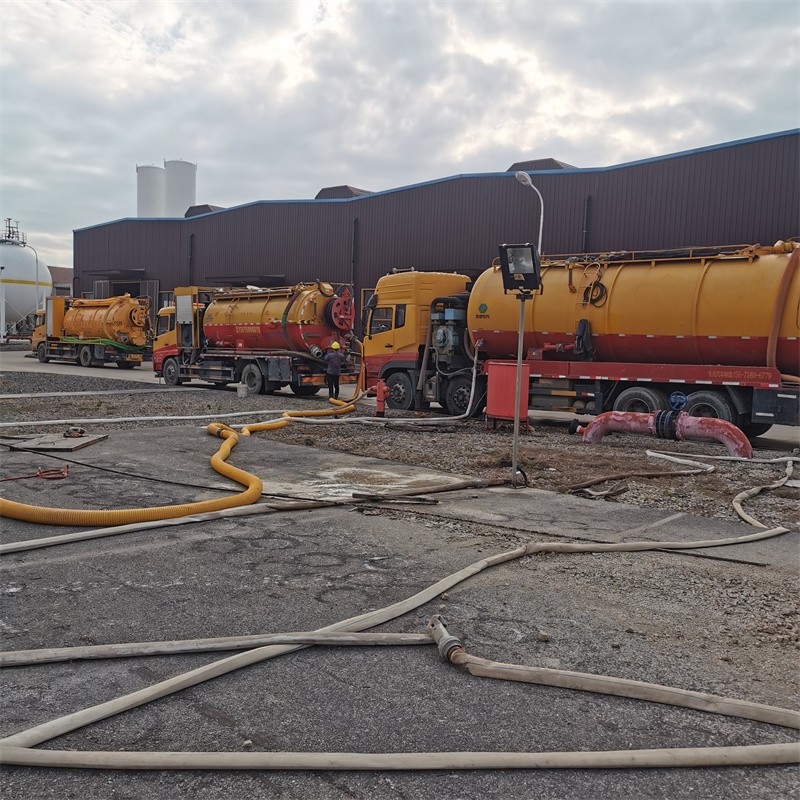 邦溪镇污水池清理