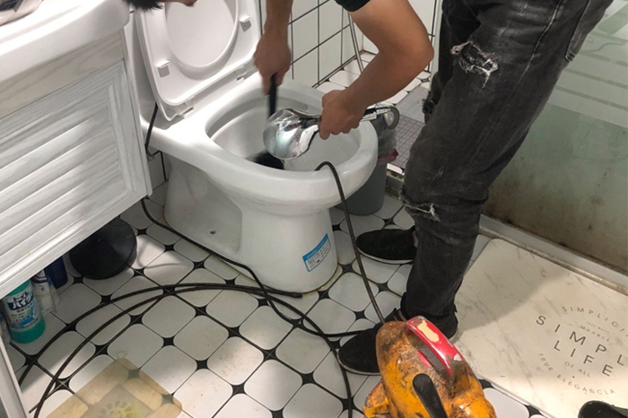 邦溪镇马桶堵塞自己疏通还是找师傅?专业上门服务让你省时更省心
